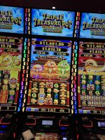 Triple treasue pot slot